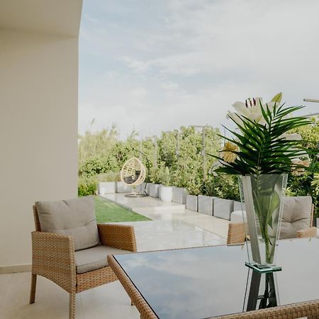 Le Jardin Apartments Kampos Marathokampou ภายนอก รูปภาพ